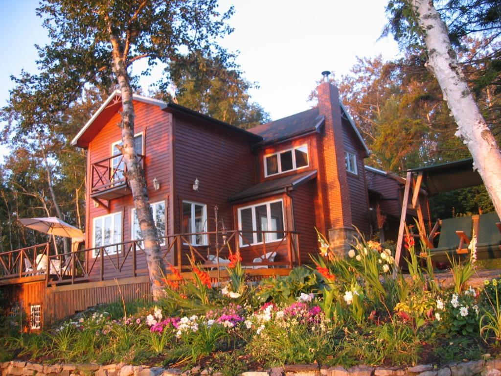 Auberge Des Eaux Vives La Malbaie Exterior photo